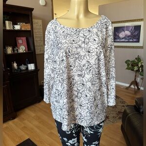 Emily Daniels white & black floral 3/4 sleeves blouse-size XL